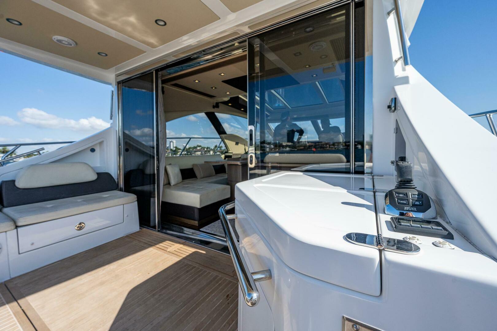 Slide: The Image of Azimut 55S 2014 - 5012026