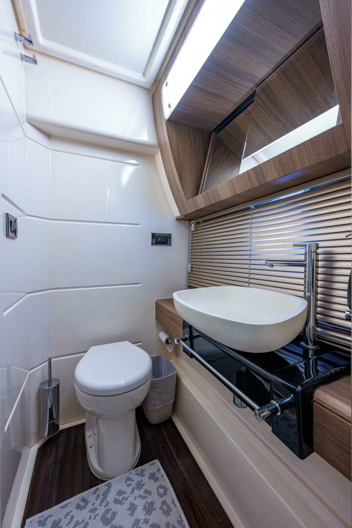 Slide: The Image of Azimut 55S 2014 - 5012048