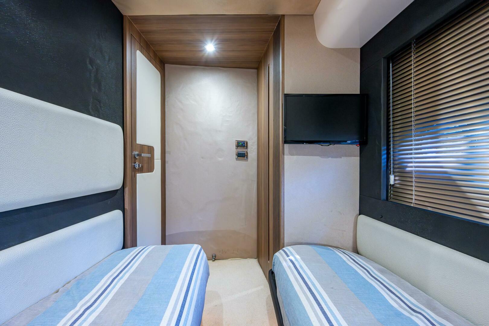 Slide: The Image of Azimut 55S 2014 - 5012060