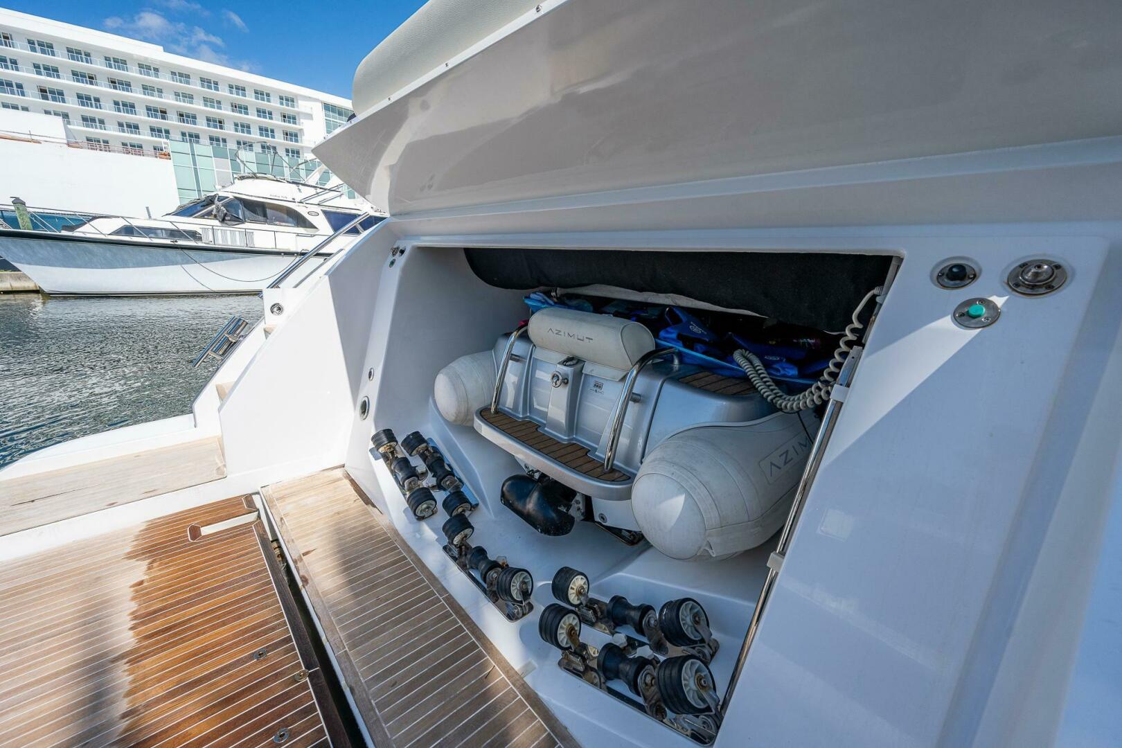 Slide: The Image of Azimut 55S 2014 - 5012066