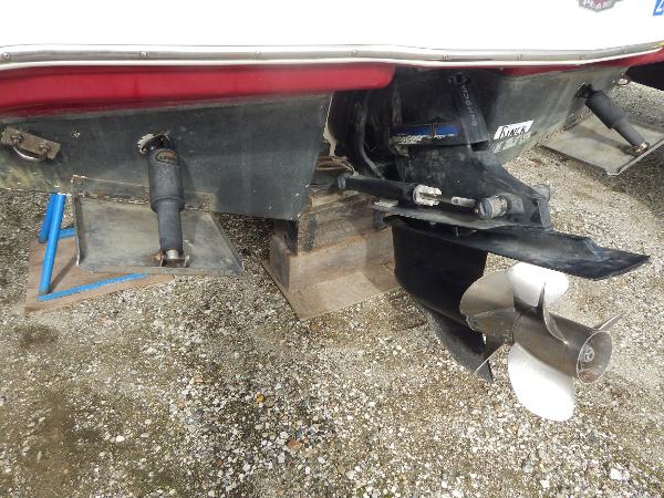 Slide: The Image of 2013 Chaparral 225 SSi boat stern with propeller and outdrive. - 6