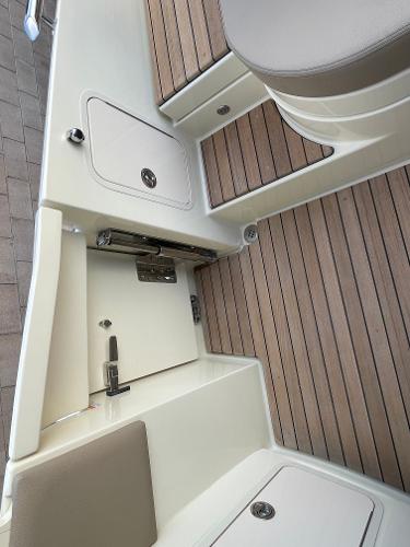Slide: The Image of Chris-Craft Launch 31 GT 2024 - 15