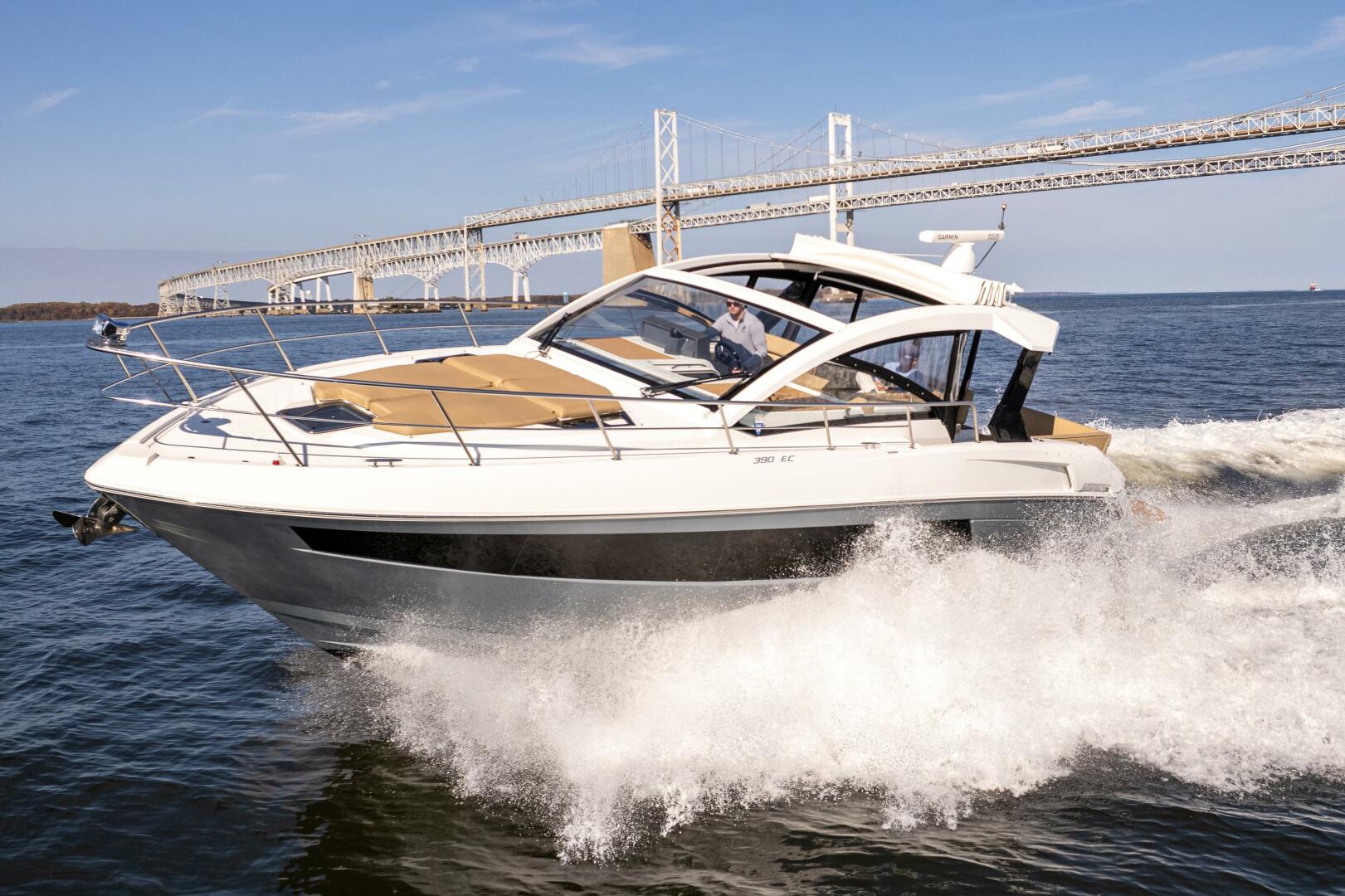 Slide: The Image of Cruisers Yachts 390 Express Coupe 2017 - 4792263