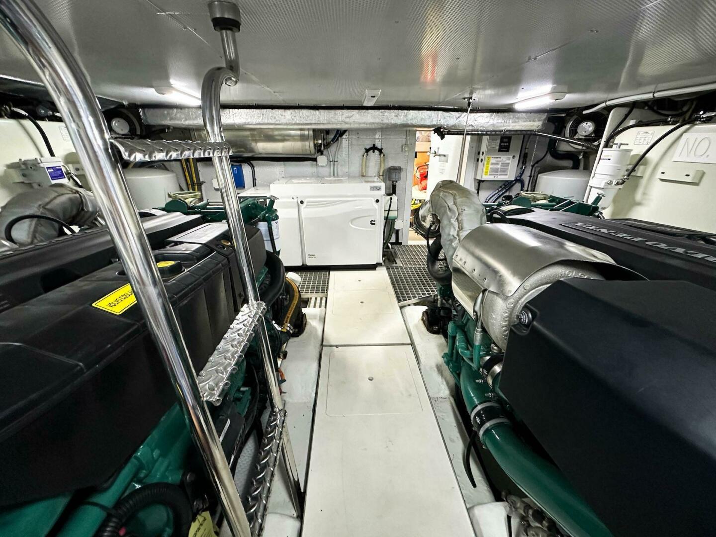Slide: The Image of Galeon 560 Sky 2019 - 5001028