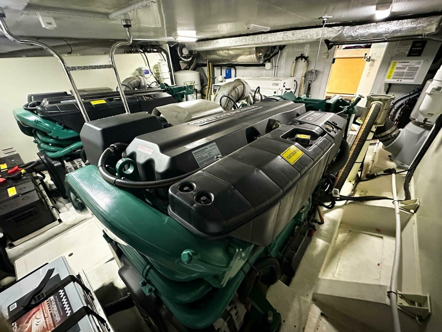 Slide: The Image of Galeon 560 Sky 2019 - 5001030