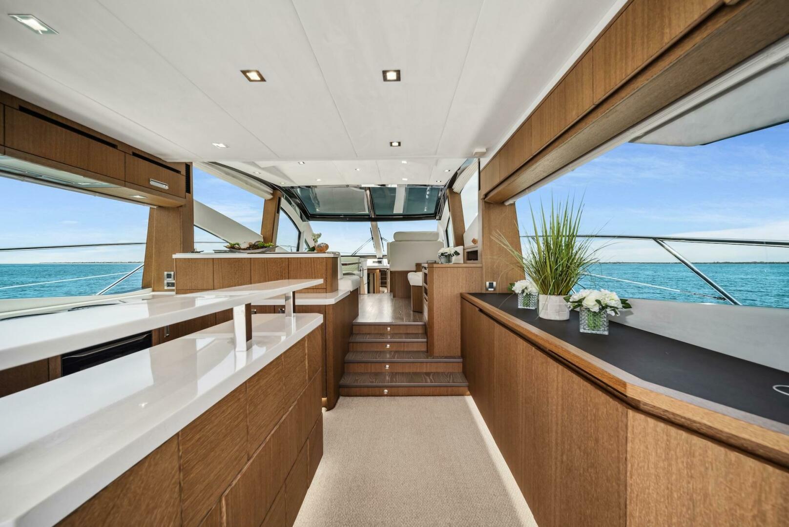 Slide: The Image of Galeon 560 Sky 2019 - 5001033