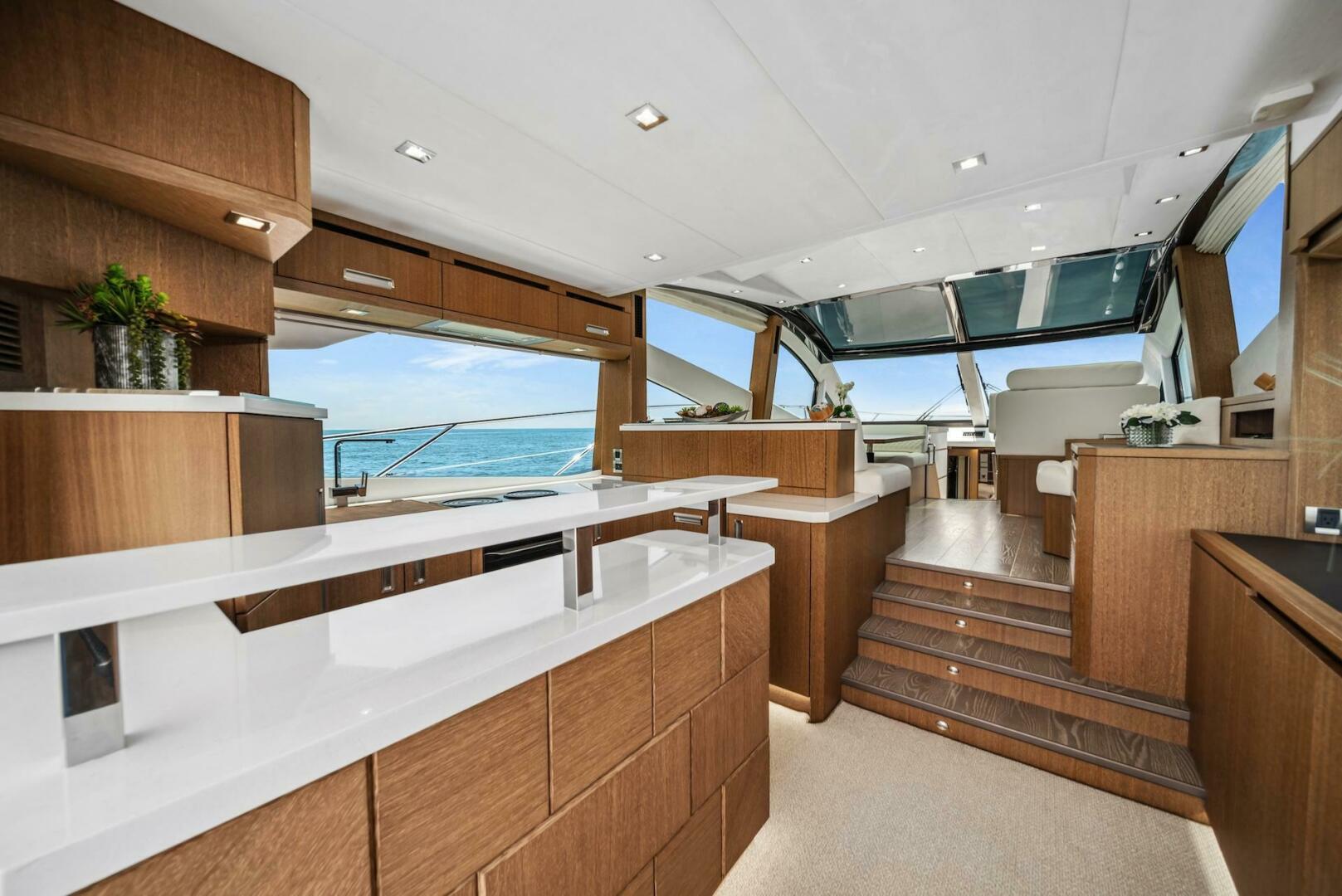Slide: The Image of Galeon 560 Sky 2019 - 5001036