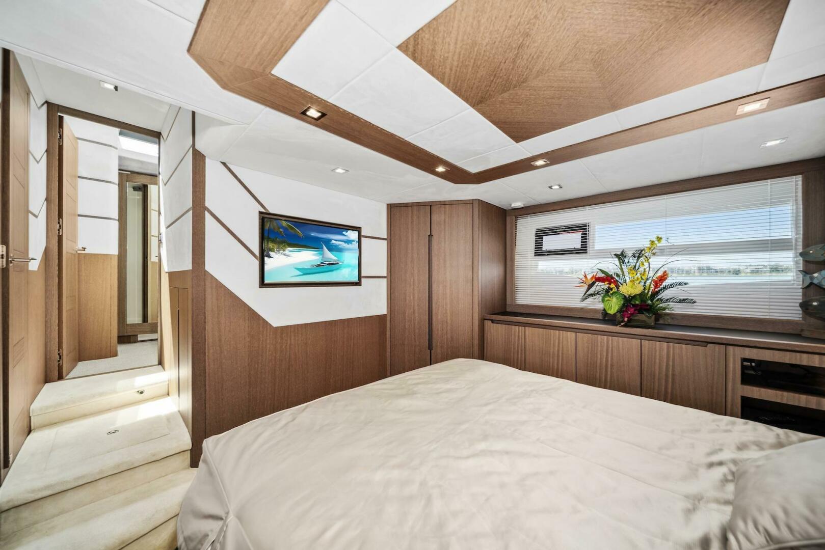 Slide: The Image of Galeon 560 Sky 2019 - 5001037