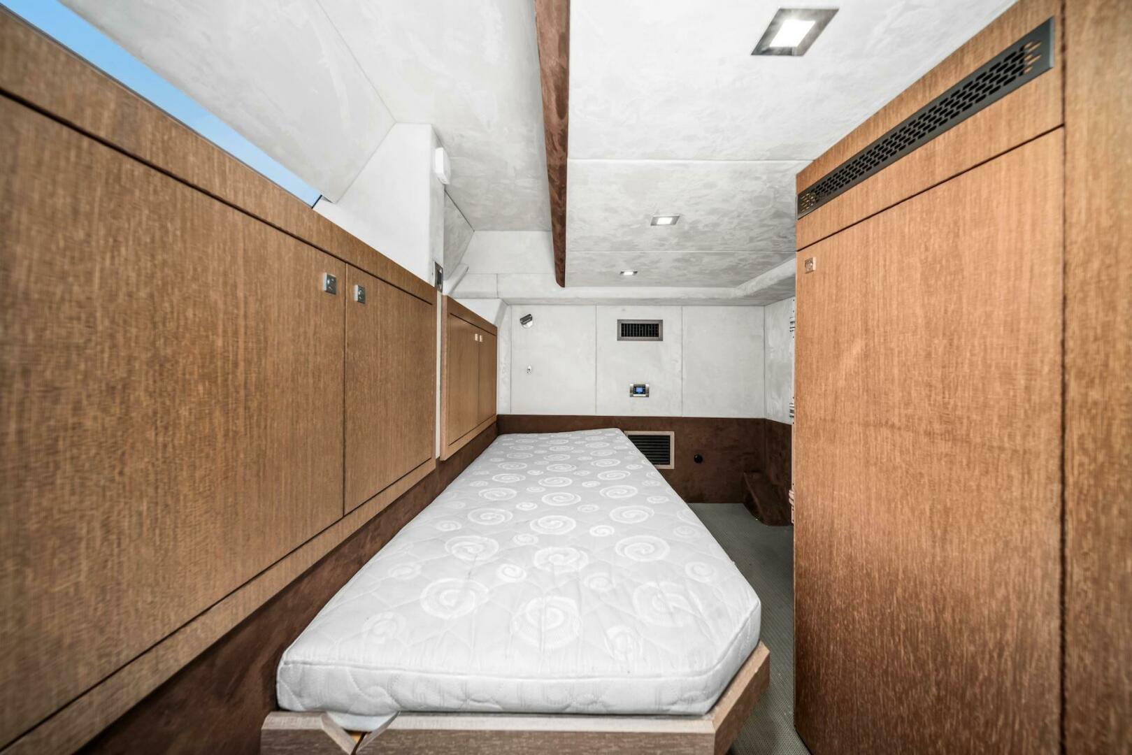 Slide: The Image of Galeon 560 Sky 2019 - 5001044