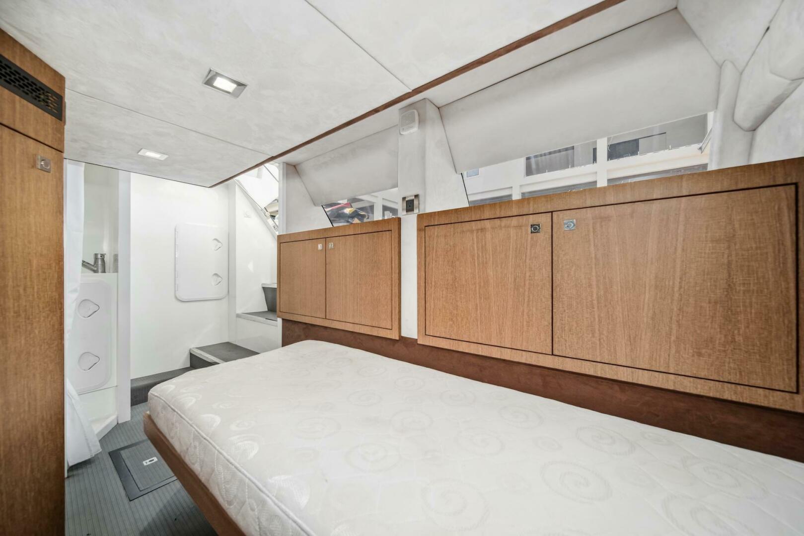 Slide: The Image of Galeon 560 Sky 2019 - 5001045