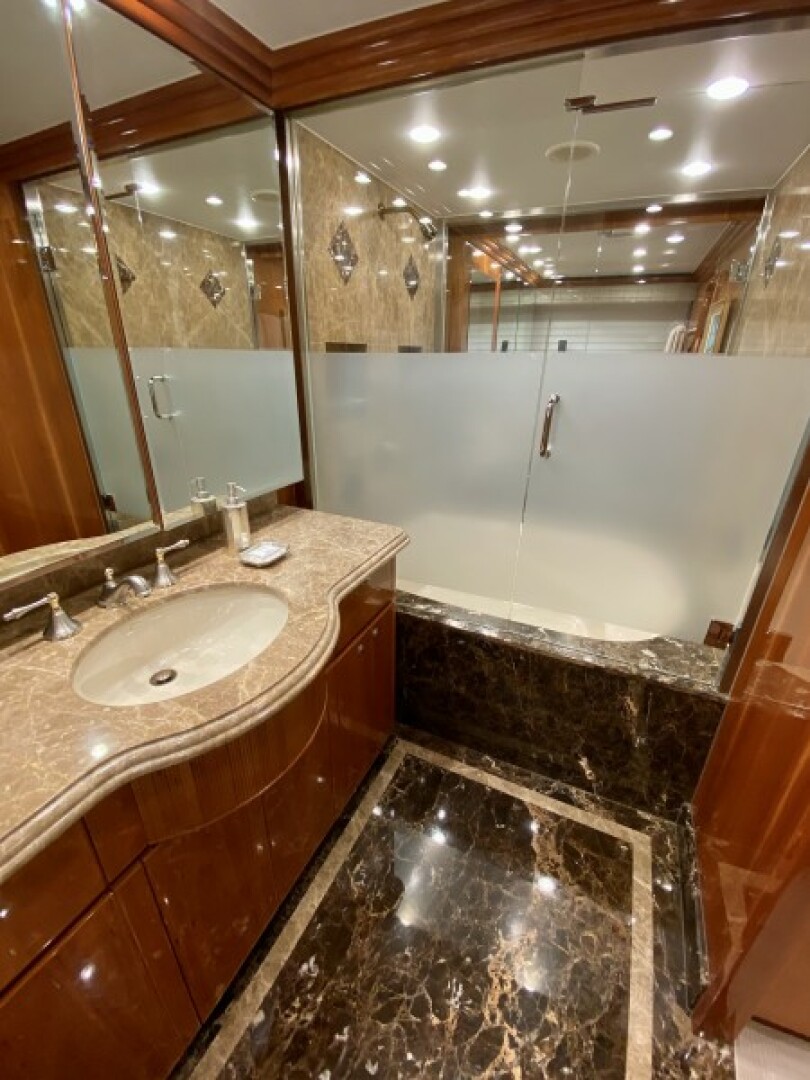 Slide: The Image of Master Bath - 3947250