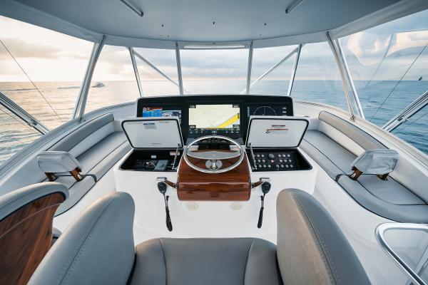 Slide: The Image of Hatteras 59 Ziggy - Exterior Flybridge - 23