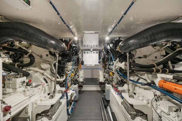 Slide: The Image of Hatteras 59 Ziggy - Engine Room - 34