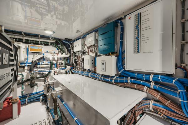 Slide: The Image of Hatteras 59 Ziggy - Engine Room - 38