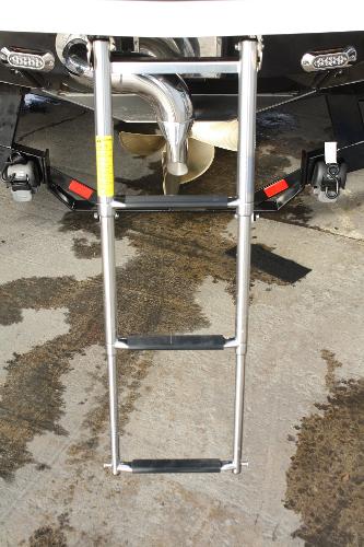 Slide: The Image of 2017 Nautique Super Air G23 boat ladder and propeller detail. - 25