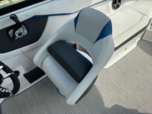 Slide: The Image of Captain's chair in a 2016 Regal 22 FasDeck ESX boat. - 22