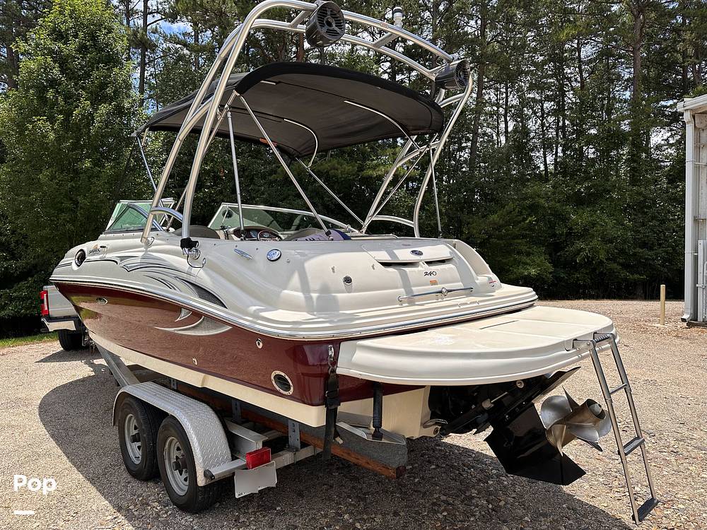 Slide: The Image of Sea Ray 240 SunDeck 2006 - 14648834