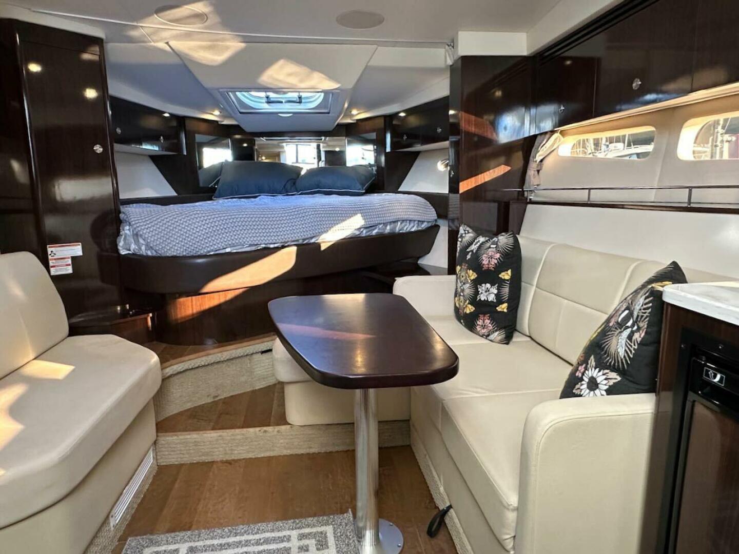 Slide: The Image of Sea Ray Sundancer 350 Coupe 2018 - 4972930