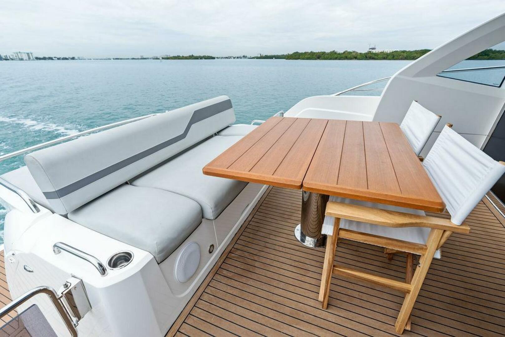 Slide: The Image of Sunseeker Predator 55 EVO 2022 - 12