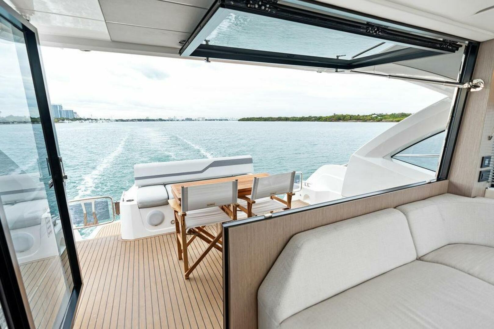 Slide: The Image of Sunseeker Predator 55 EVO 2022 - 18