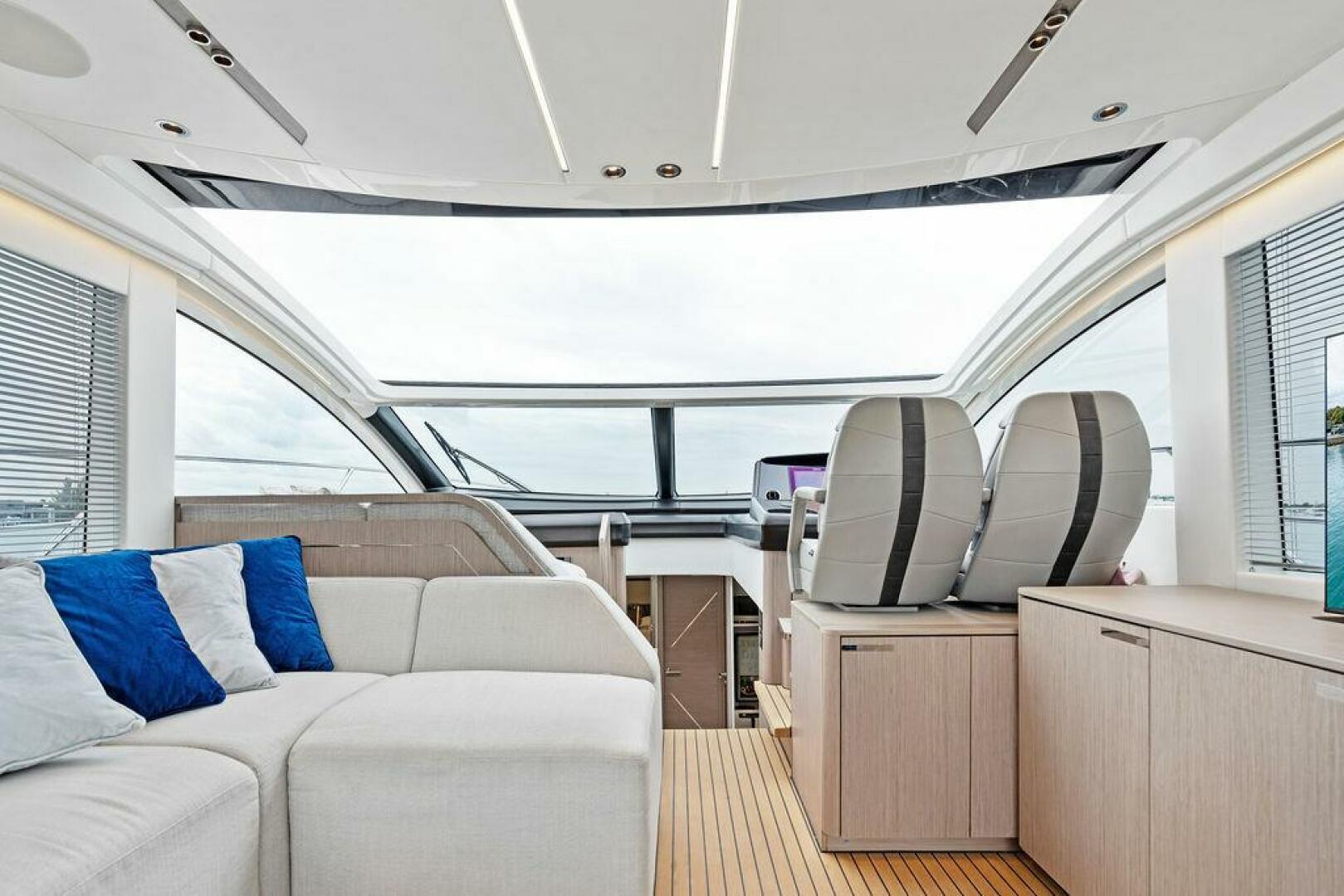Slide: The Image of Sunseeker Predator 55 EVO 2022 - 27
