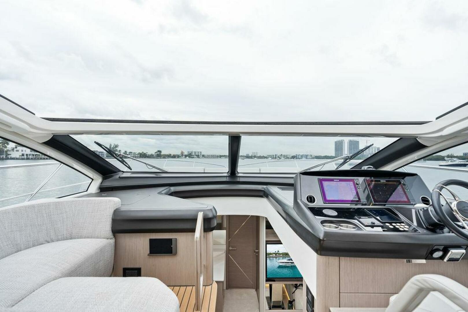 Slide: The Image of Sunseeker Predator 55 EVO 2022 - 30