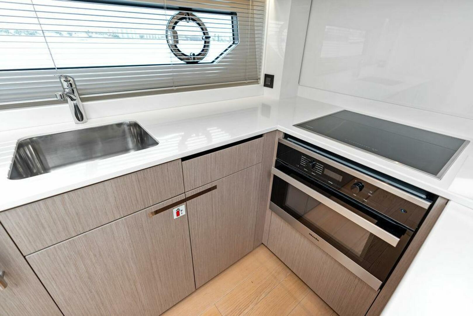 Slide: The Image of Sunseeker Predator 55 EVO 2022 - 34