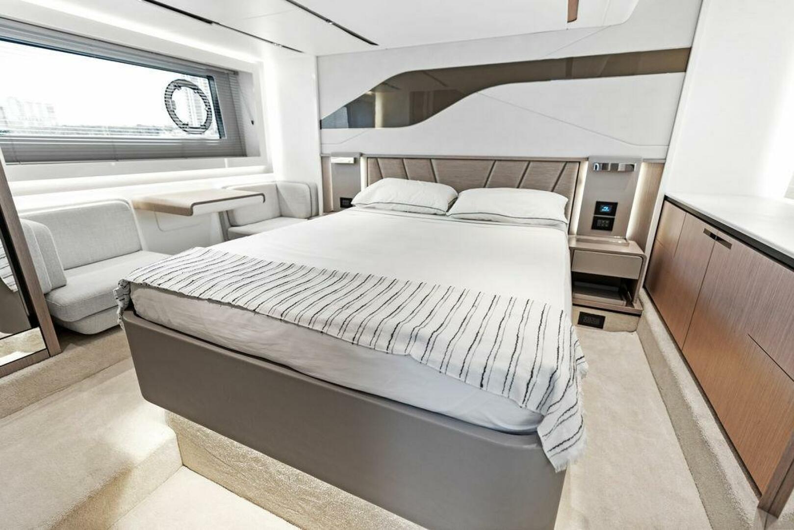 Slide: The Image of Sunseeker Predator 55 EVO 2022 - 36