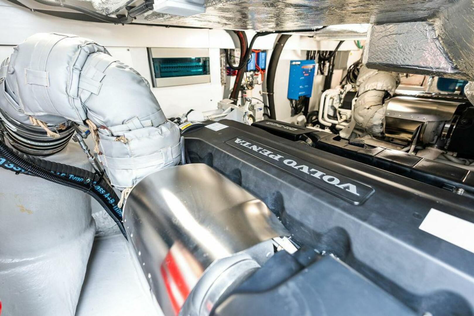 Slide: The Image of Sunseeker Predator 55 EVO 2022 - 44
