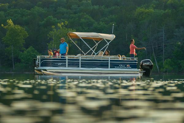 Slide: The Image of Sun Tracker Fishin' Barge 20 DLX 2024 - 35