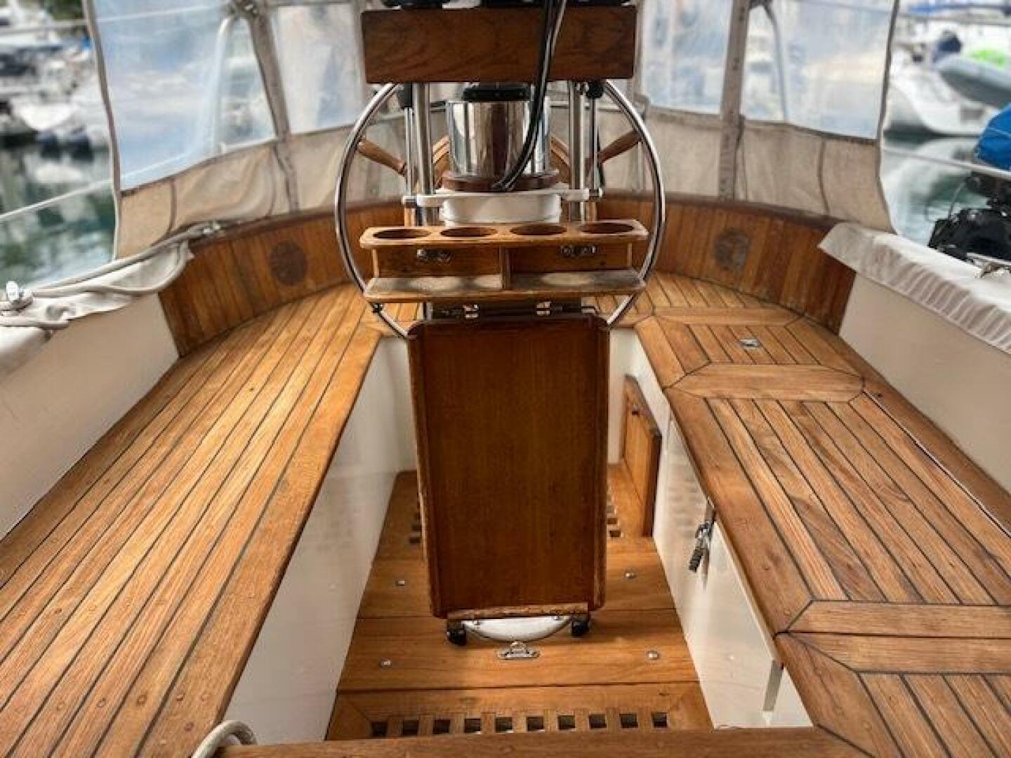 Slide: The Image of Tayana 37' Cutter 1978 - 3899860