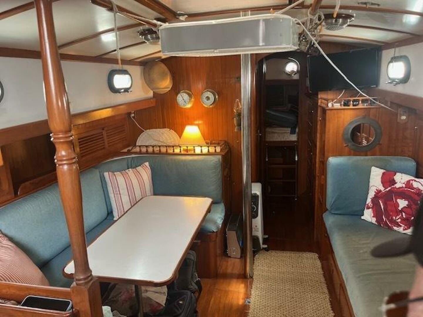 Slide: The Image of Tayana 37' Cutter 1978 - 3899861