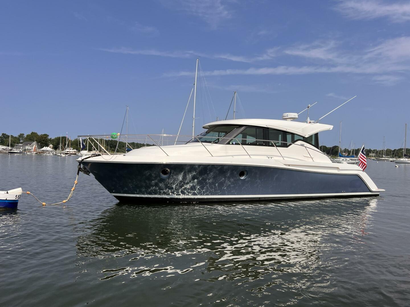 Slide: The Image of Tiara Yachts 39 Coupe 2017 - 4559065