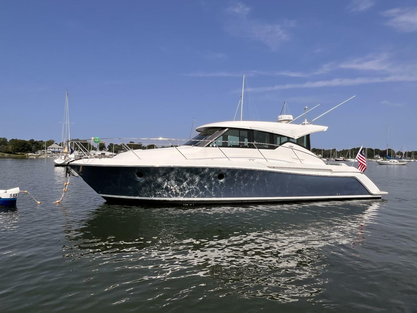 Slide: The Image of Tiara Yachts 39 Coupe 2017 - 4559069