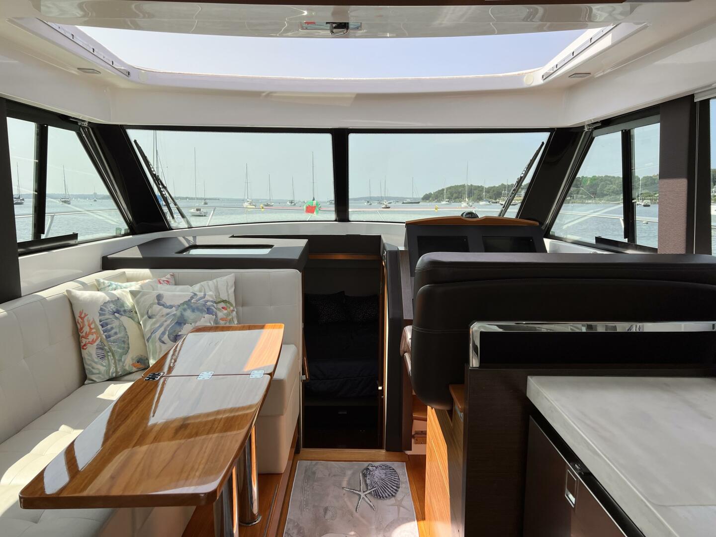 Slide: The Image of Tiara Yachts 39 Coupe 2017 - 4559106