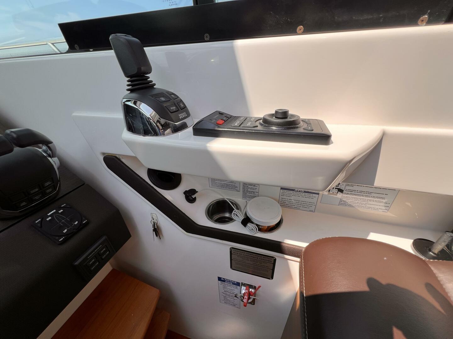 Slide: The Image of Tiara Yachts 39 Coupe 2017 - 4559122