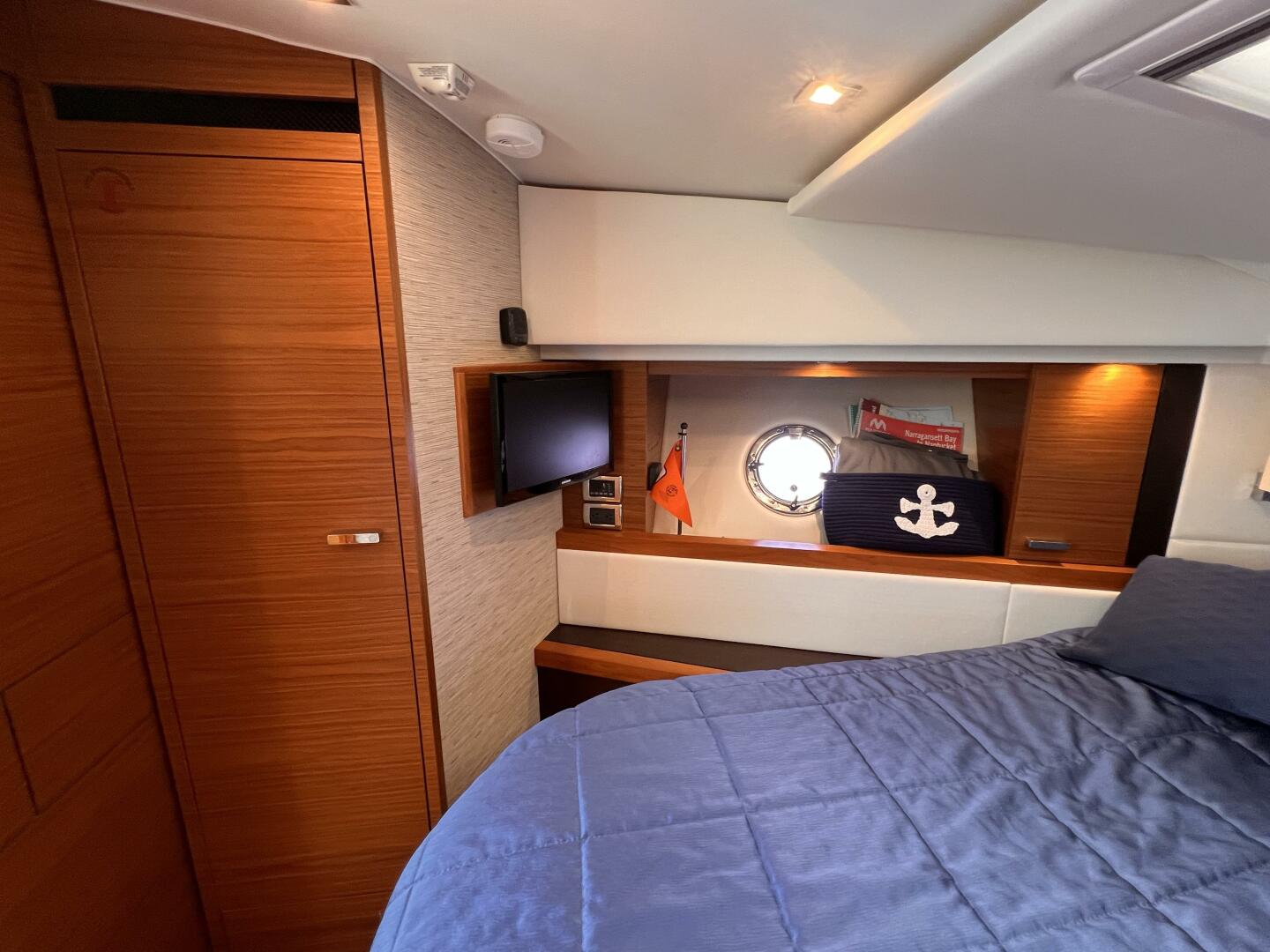 Slide: The Image of Tiara Yachts 39 Coupe 2017 - 4559143