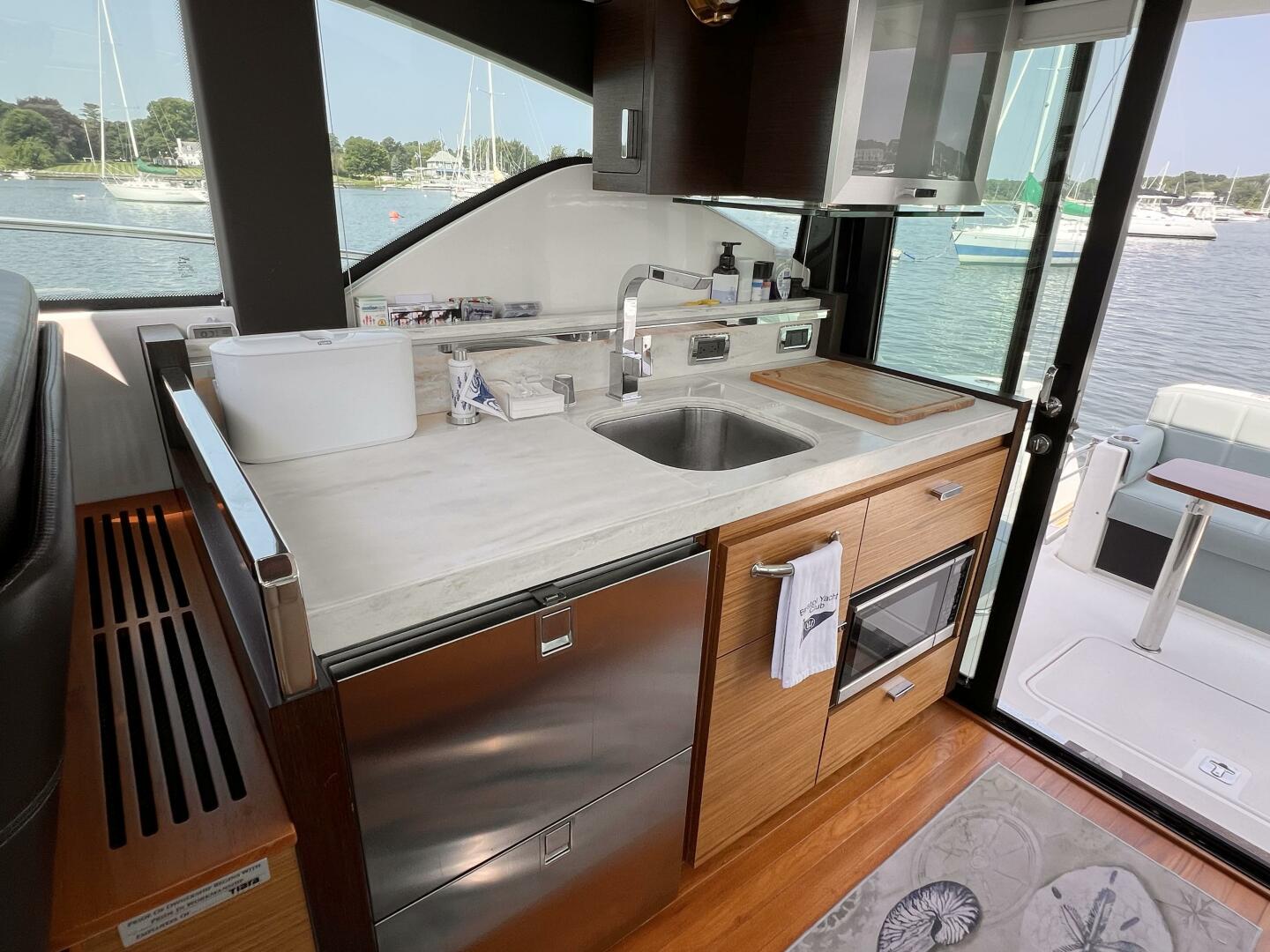 Slide: The Image of Tiara Yachts 39 Coupe 2017 - 4559156