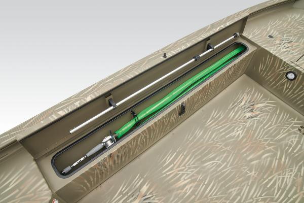 Slide: The Image of Manufacturer Provided Image: Tracker Grizzly 1654 T Sportsman - 16