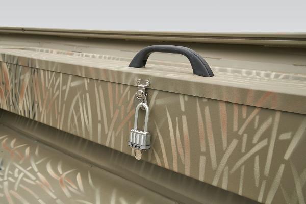 Slide: The Image of Manufacturer Provided Image: Tracker Grizzly 1654 T Sportsman - 18