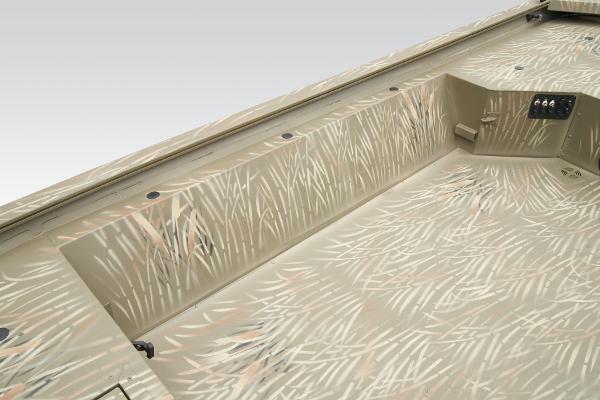 Slide: The Image of Manufacturer Provided Image: Tracker Grizzly 1654 T Sportsman - 19