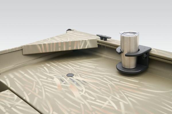 Slide: The Image of Manufacturer Provided Image: Tracker Grizzly 1654 T Sportsman - 25