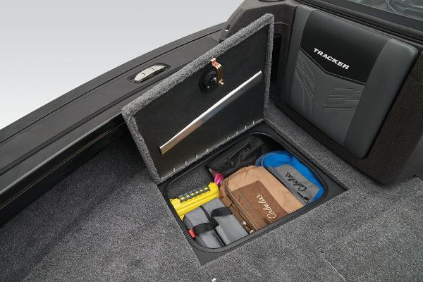 Slide: The Image of Tracker Targa V-18 Combo 2024 - 24